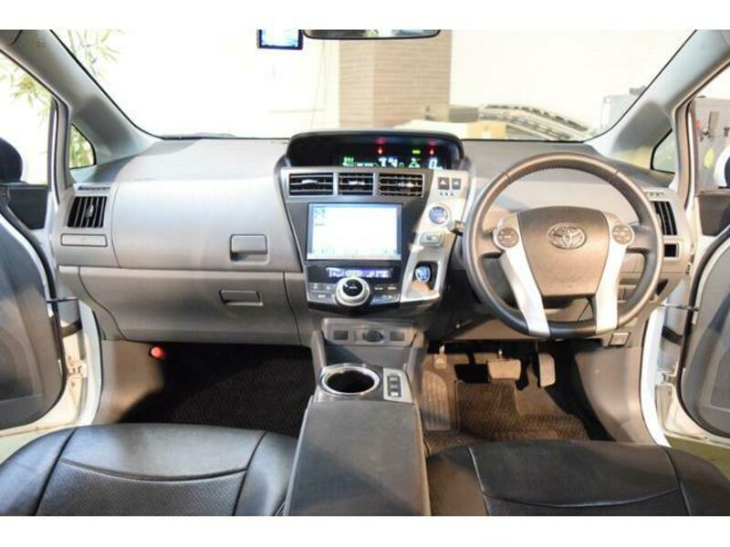 PRIUS ALPHA