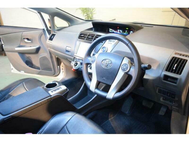 PRIUS ALPHA