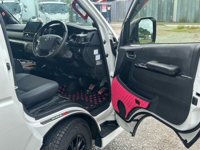 HIACE VAN