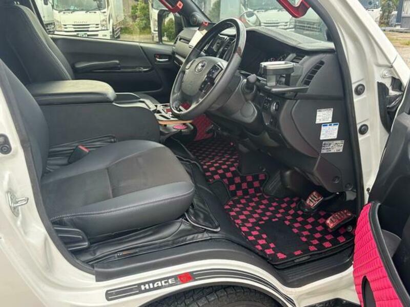 HIACE VAN