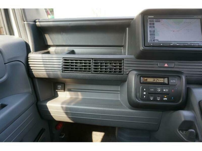 N-VAN