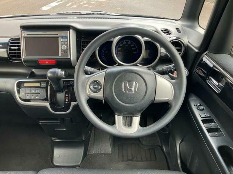 N BOX CUSTOM