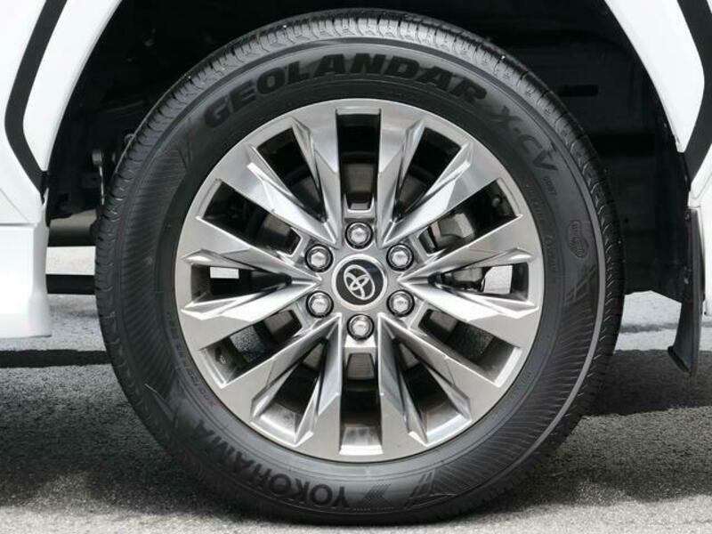 LAND CRUISER