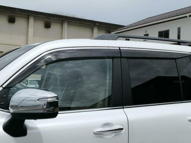 LAND CRUISER