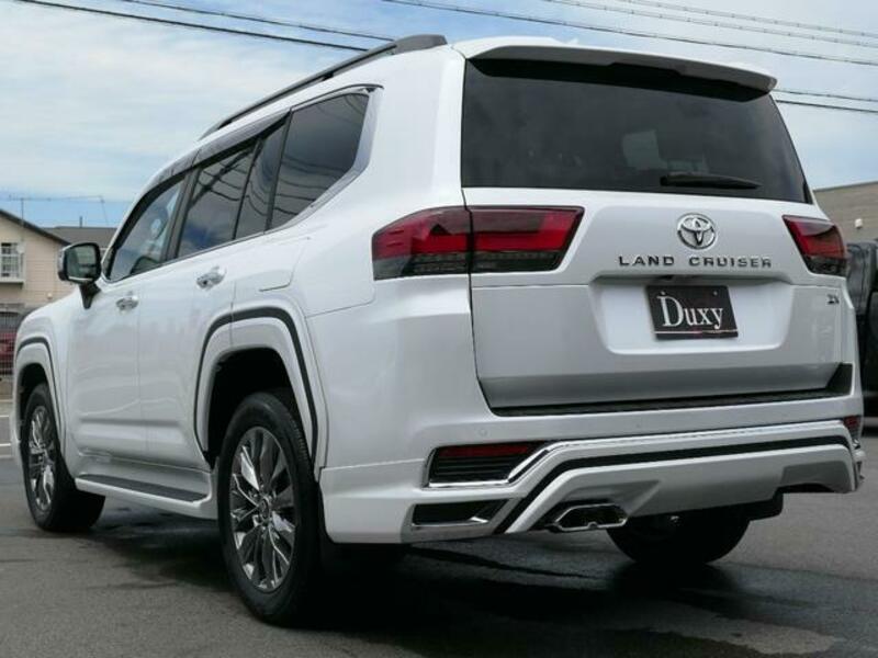 LAND CRUISER