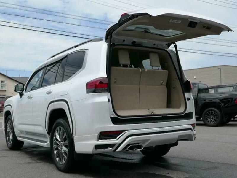 LAND CRUISER
