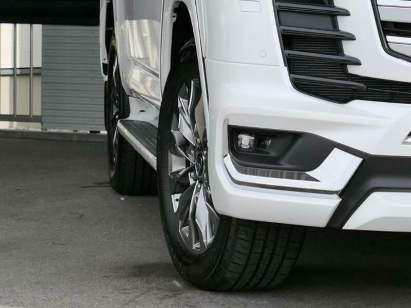 LAND CRUISER