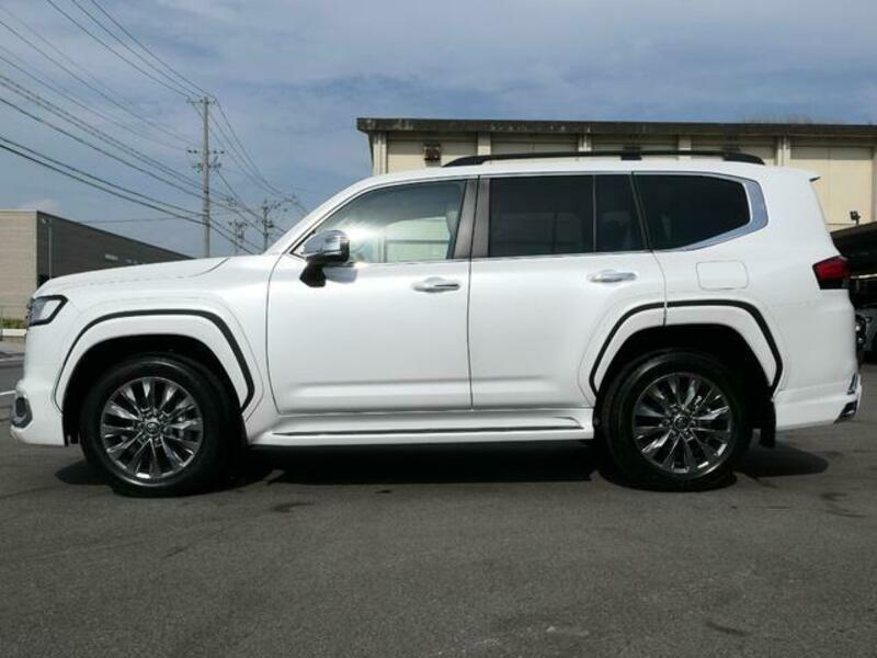 LAND CRUISER