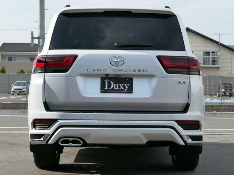 LAND CRUISER