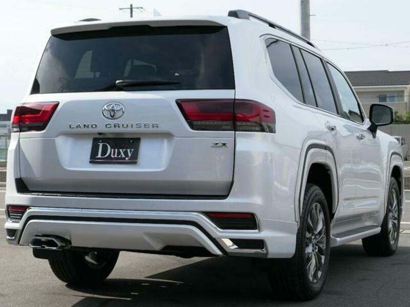 LAND CRUISER