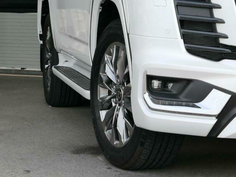 LAND CRUISER