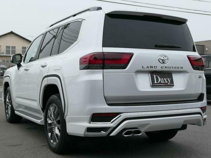 LAND CRUISER