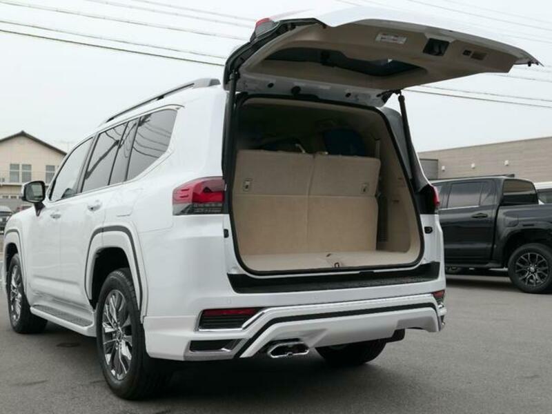 LAND CRUISER