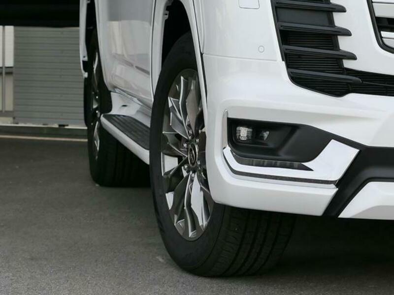 LAND CRUISER