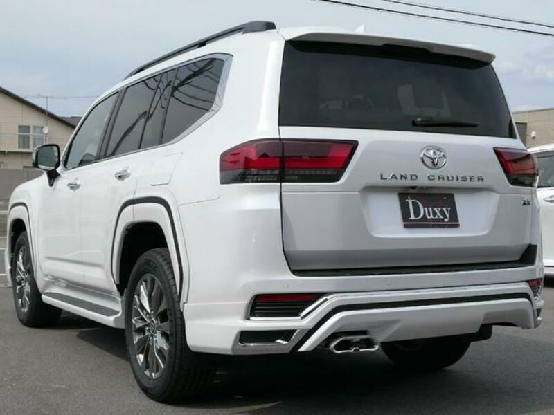 LAND CRUISER