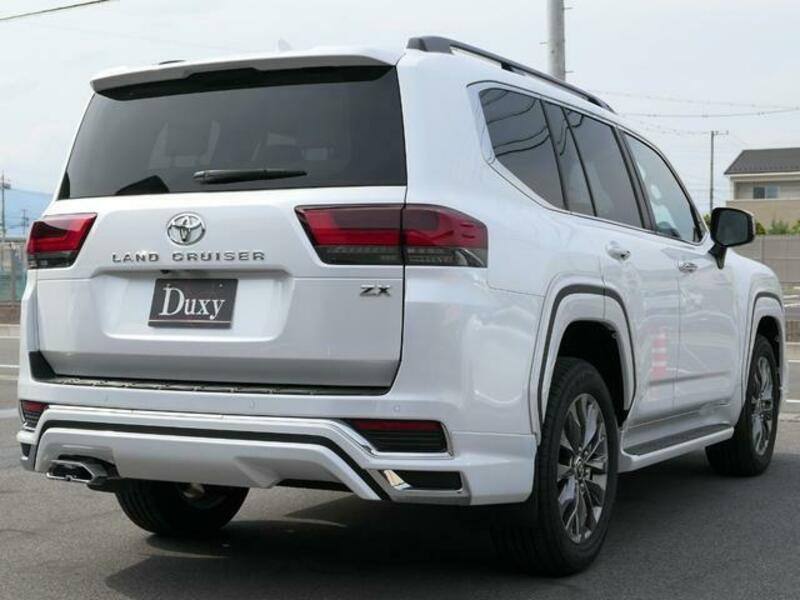 LAND CRUISER