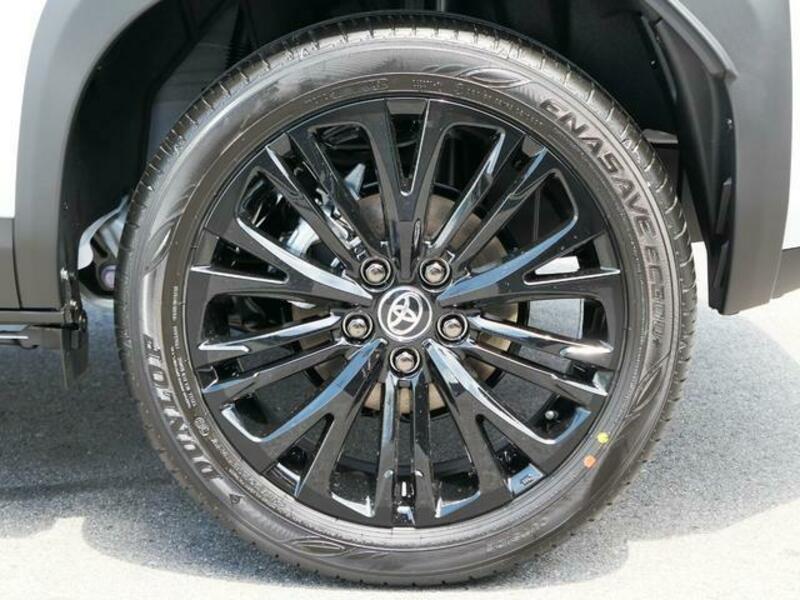 YARIS CROSS