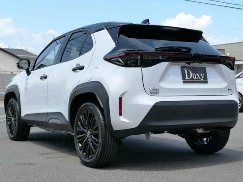 YARIS CROSS