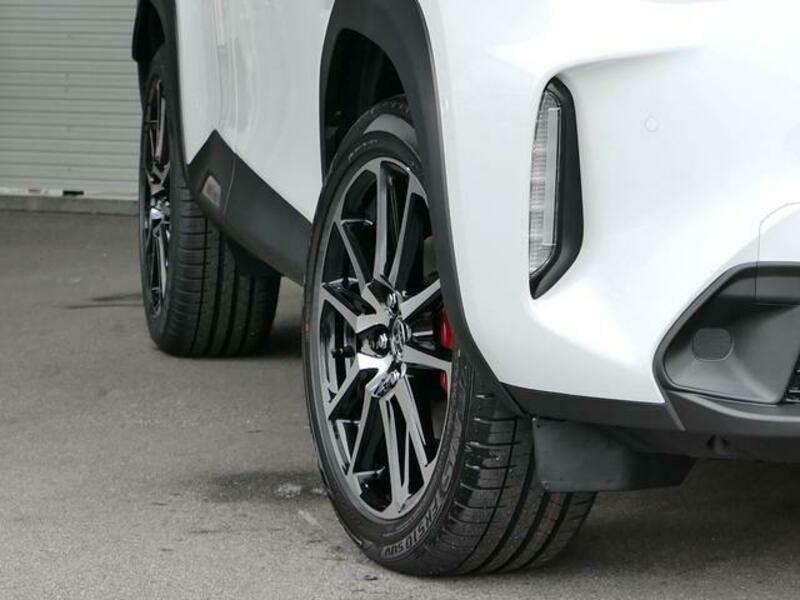 YARIS CROSS
