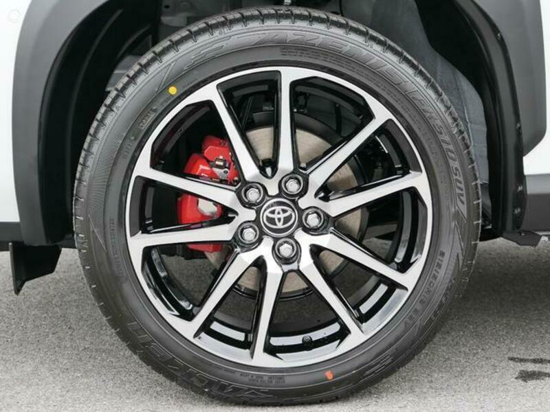 YARIS CROSS