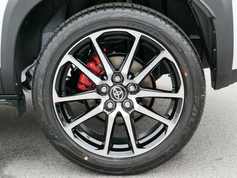 YARIS CROSS