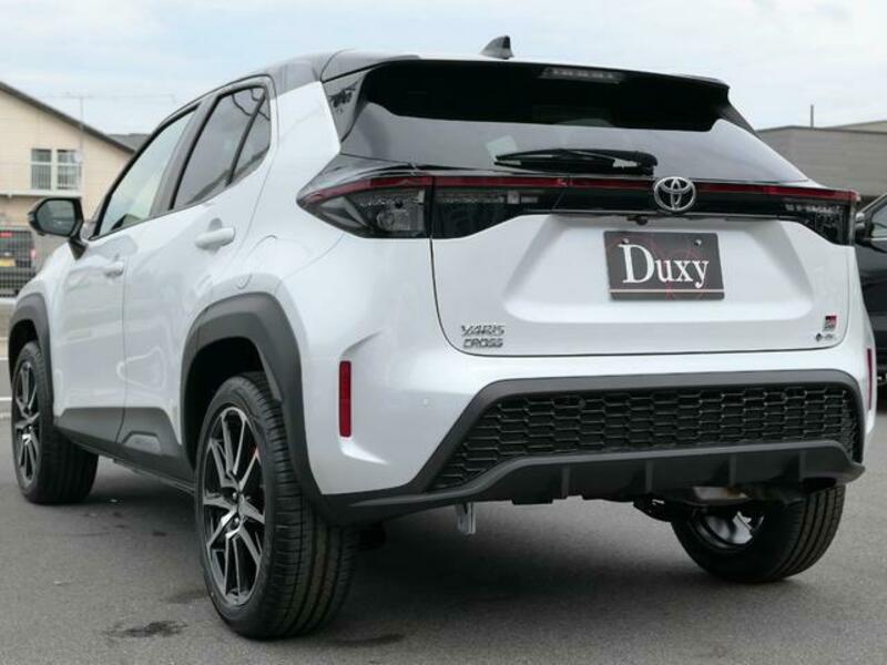 YARIS CROSS