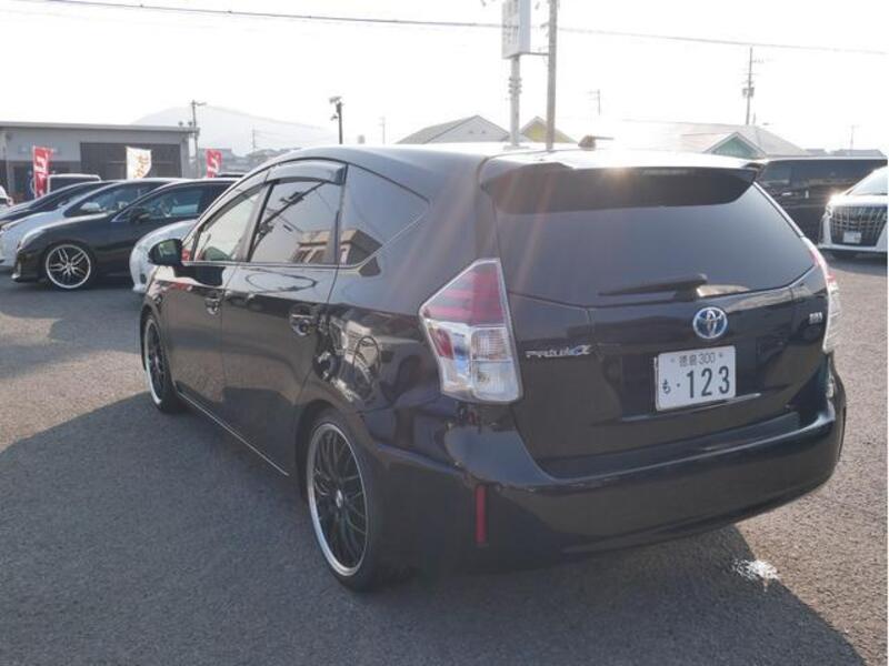 PRIUS ALPHA