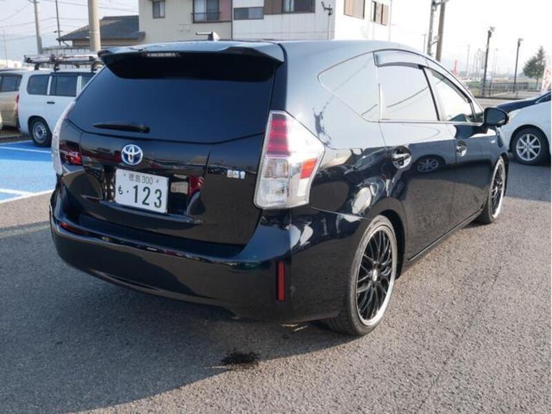 PRIUS ALPHA