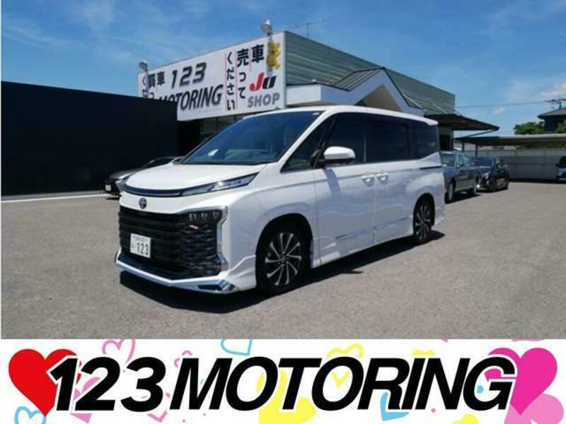 TOYOTA VOXY