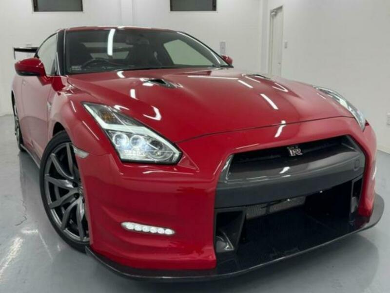 NISSAN GT-R