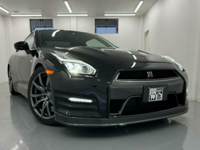 NISSAN GT-R
