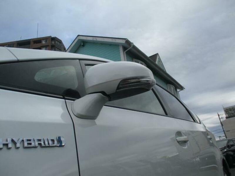 PRIUS ALPHA