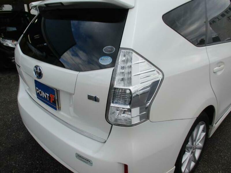 PRIUS ALPHA