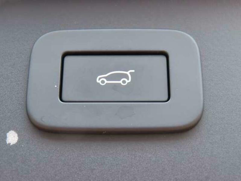 RANGE ROVER VELAR