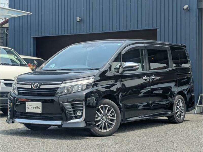 TOYOTA VOXY