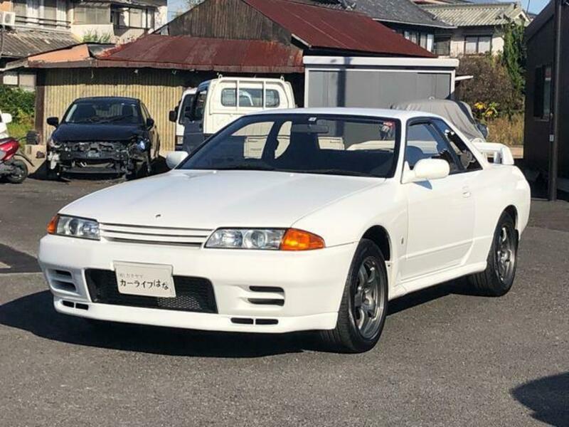 NISSAN SKYLINE