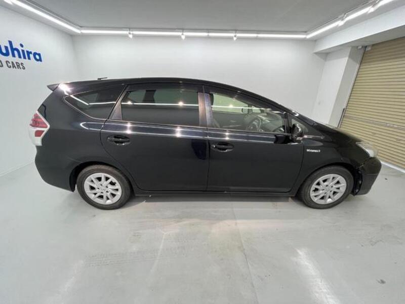 PRIUS ALPHA