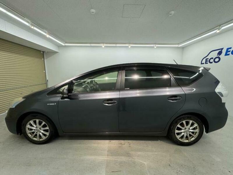 PRIUS ALPHA