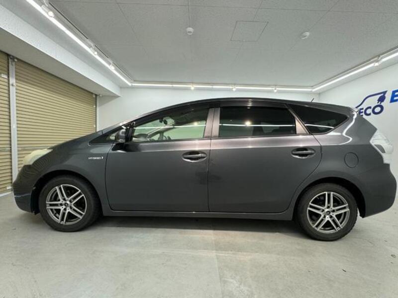 PRIUS ALPHA