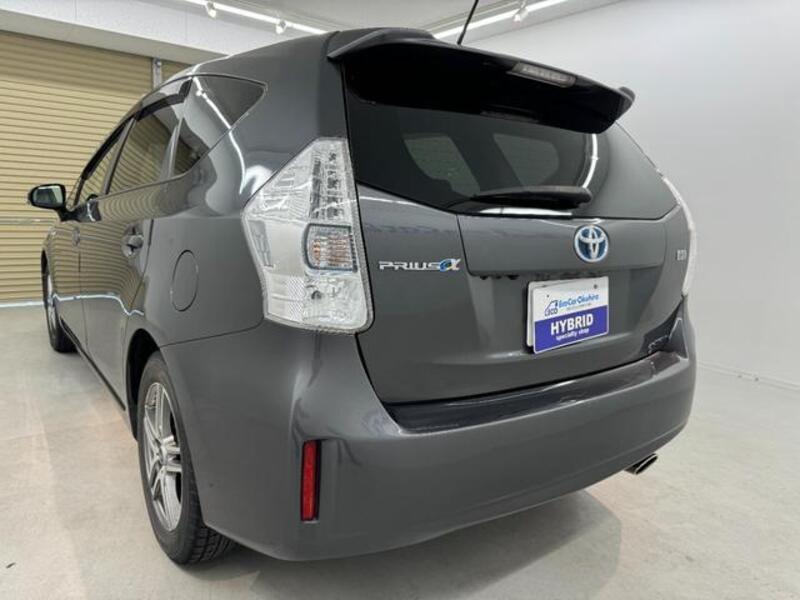 PRIUS ALPHA