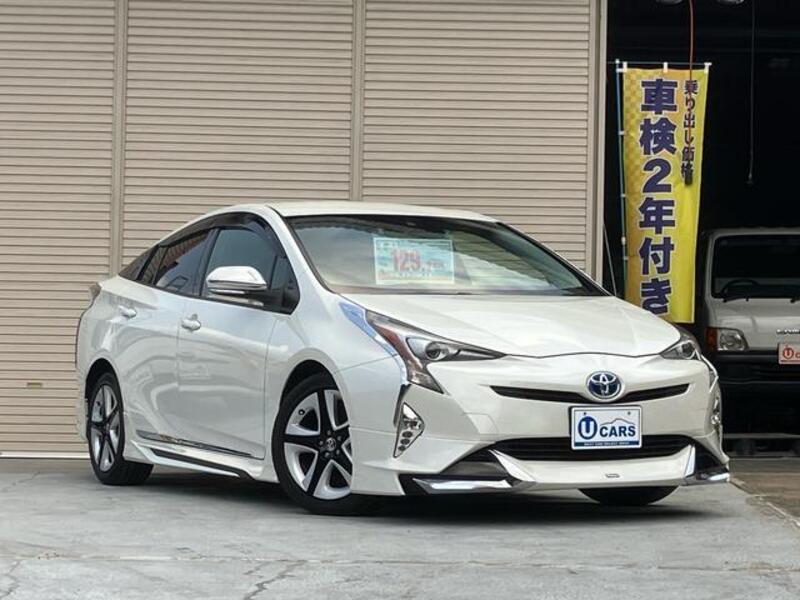 TOYOTA PRIUS