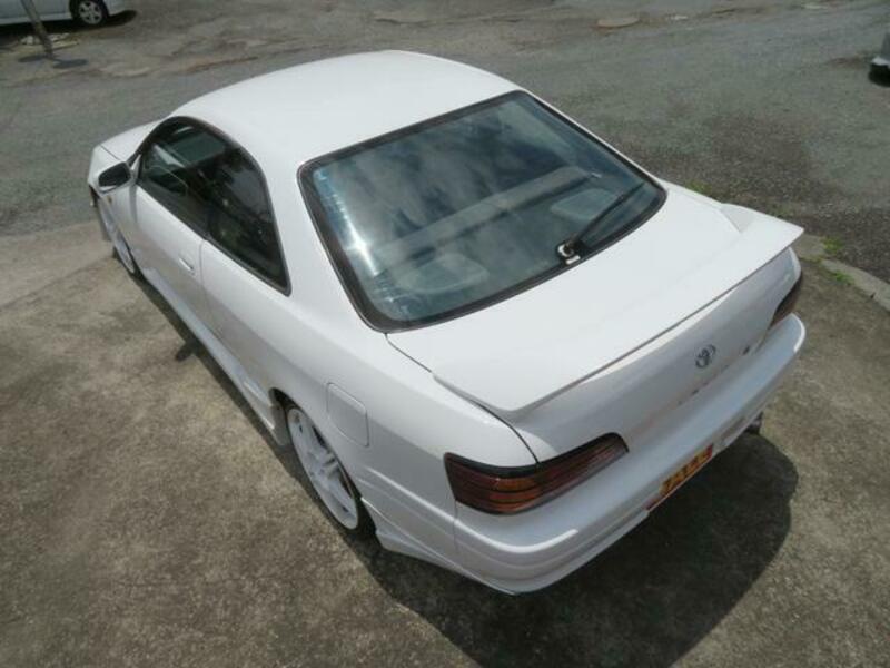 COROLLA LEVIN