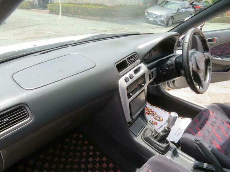 COROLLA LEVIN