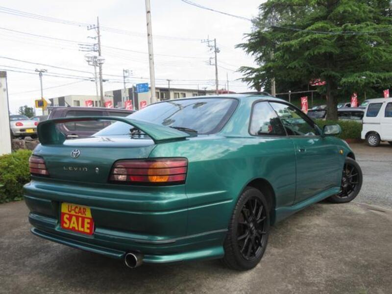 COROLLA LEVIN