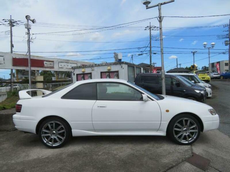 COROLLA LEVIN
