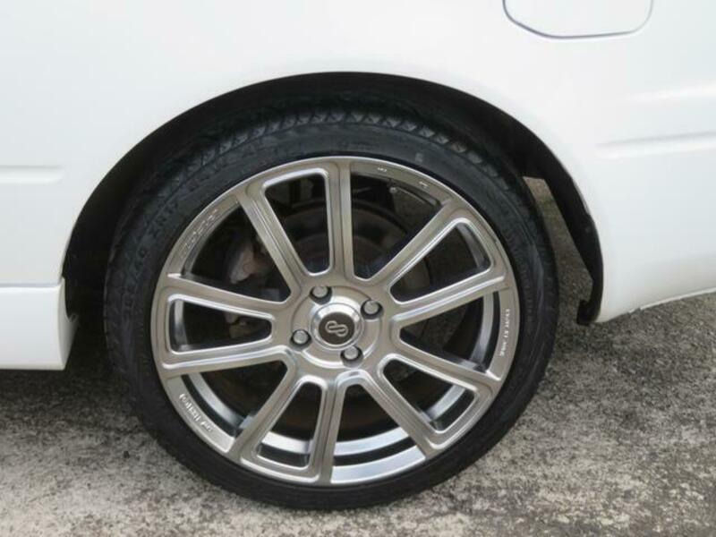 COROLLA LEVIN