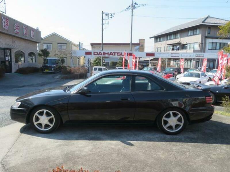 COROLLA LEVIN
