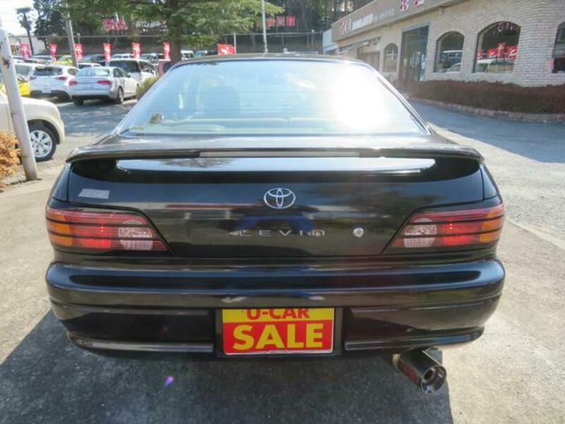 COROLLA LEVIN
