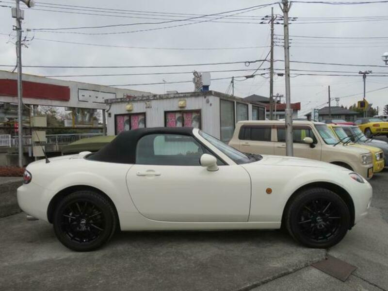 ROADSTER