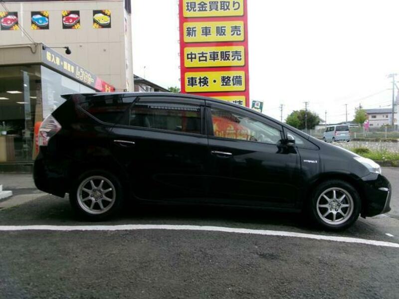 PRIUS ALPHA